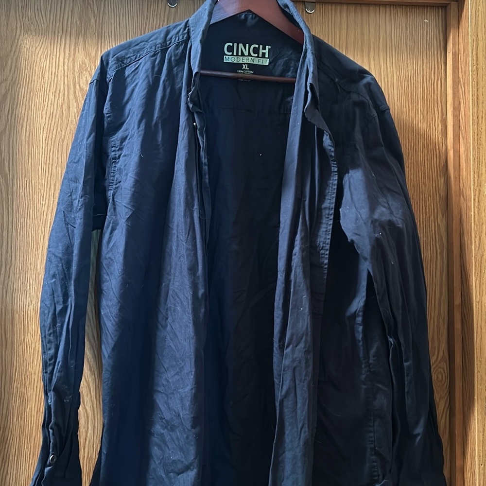 Cinch button up. Dark blue.